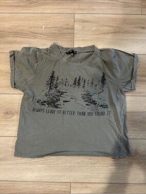 Outdoors tee size women’s S